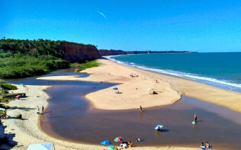 A beleza da Praia da Japara, ao sul de Cumuruxatiba