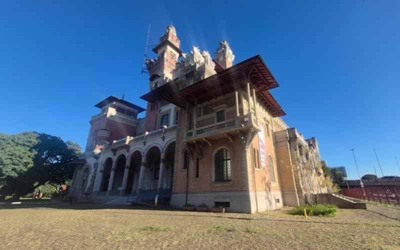 Fachada do Museu do Catavento em São Paulo